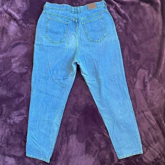 vintage high waisted, classic medium wash Lee denim jeans - Picture 2 of 4